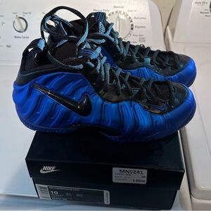 NIKE… Air Foamposite Pro 'Hyper
Cobalt'… Size 10… Blue/Black